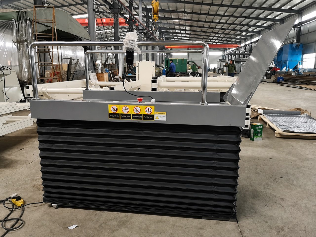 Portable vertical platform lift — photo 9