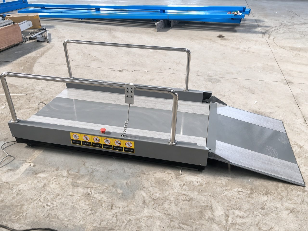 Portable vertical platform lift — photo 11