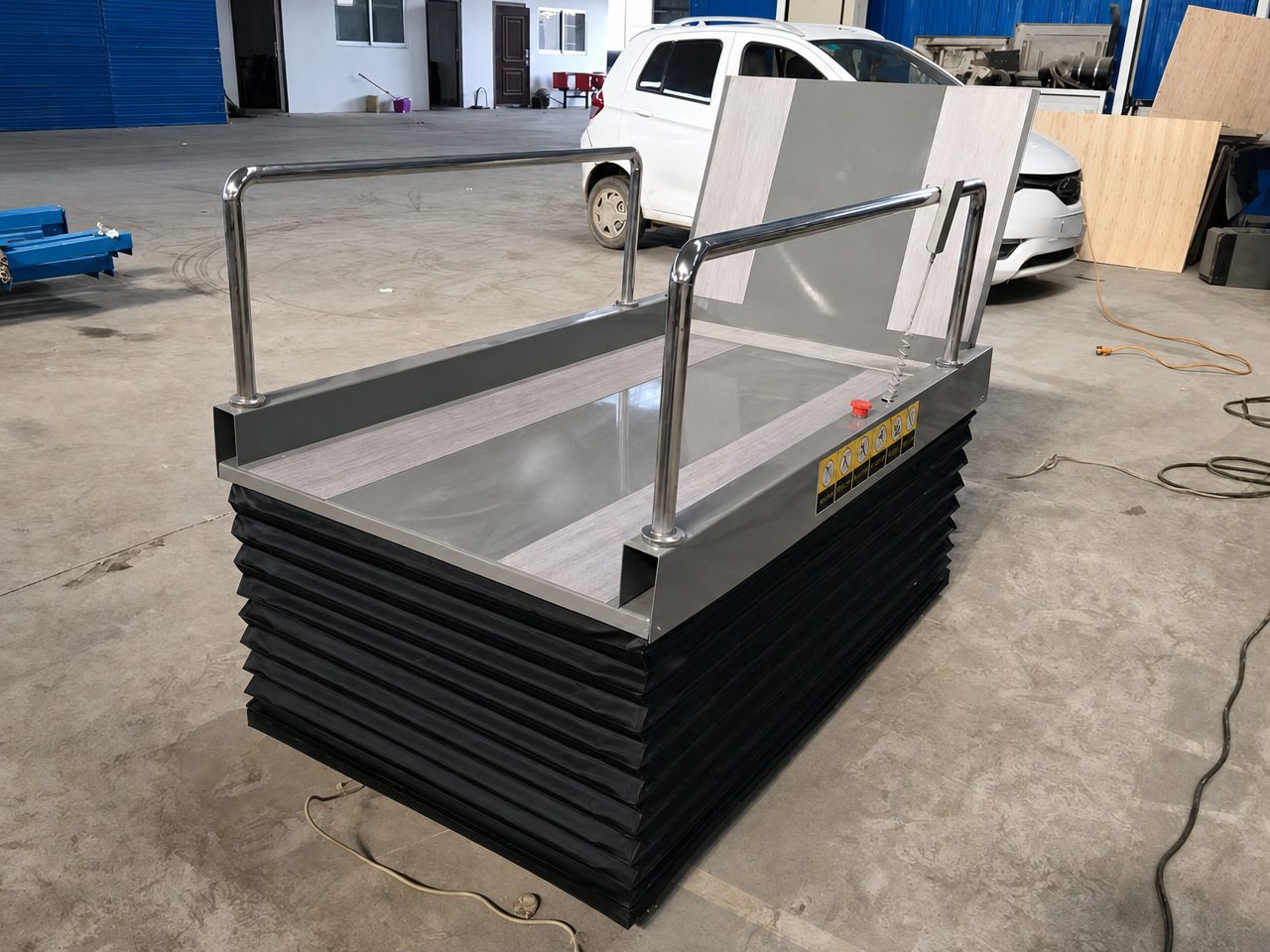 Portable vertical platform lift — photo 15